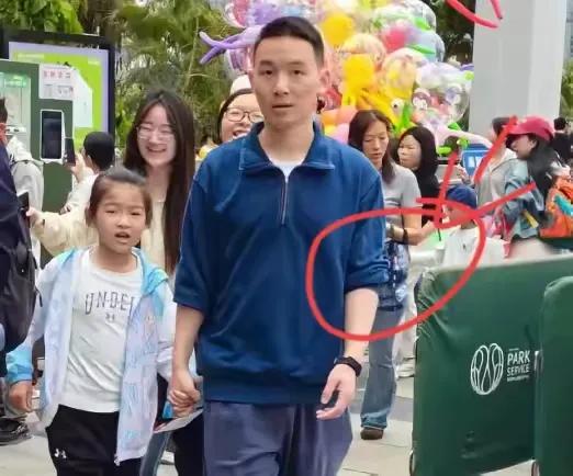 “谢家寻亲”争议不断，导演发声化解网络质疑，谢浩男认亲背后的舆论纷争，终迎和解时刻