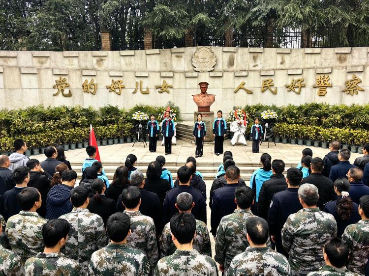 渝北区石船镇清明祭扫，以英烈精神激励前行