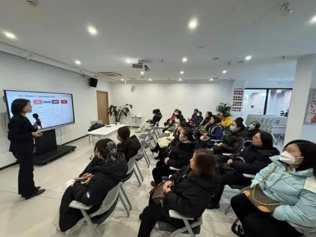 “蔬心家市集妇联”：点亮菜场烟火与社区温情 徐汇康健街道菜场：妇联引领的多元社区生活