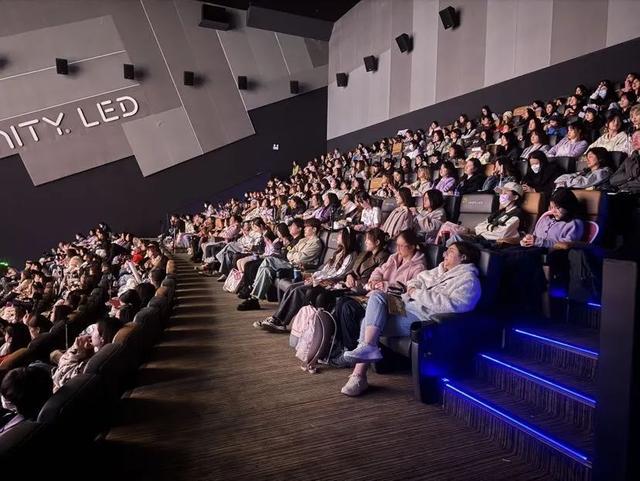 宝山电影路演：不说话的爱开启特殊群体被看见的窗口 不说话的爱路演：张艺兴携主创传递温暖，唤起社会对特殊群体关爱