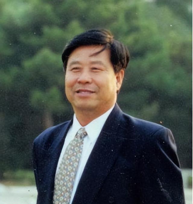 唐山十大知名作家，你知道几位？，探秘唐山十大知名作家，领略文学风采