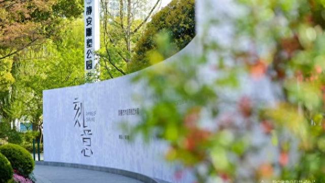 突破传统：〈刻意〉木刻原板艺术展开启版画新体验，免费开放的〈刻意〉展：一场不容错过的版画艺术盛宴