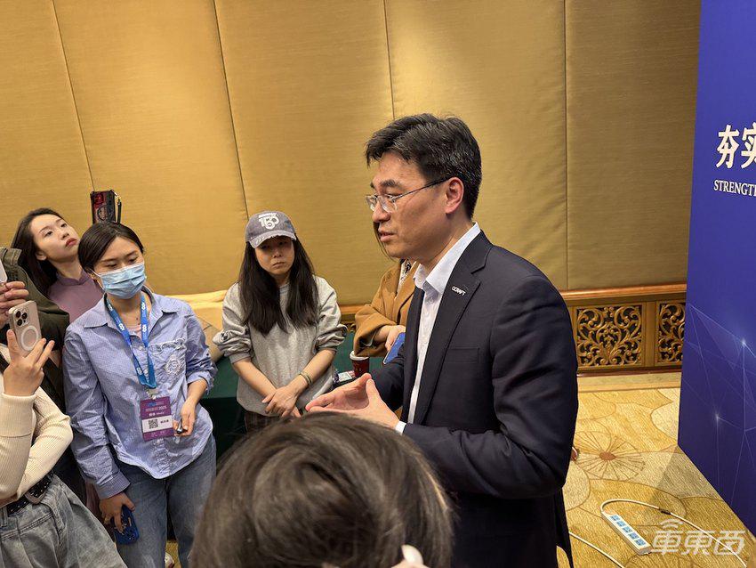 电动汽车百人会论坛，轻舟智航CEO分享智驾见解 智驾浪潮来袭，轻舟智航CEO于骞解读发展新方向