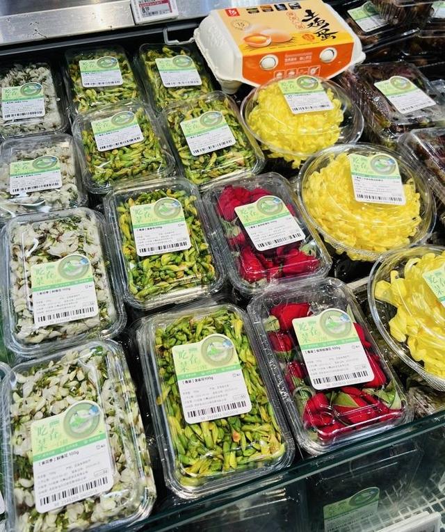 成都春菜季：新“花”样开启春日美食盛宴，四月成都菜市场：春菜与鲜花共舞的美味时光
