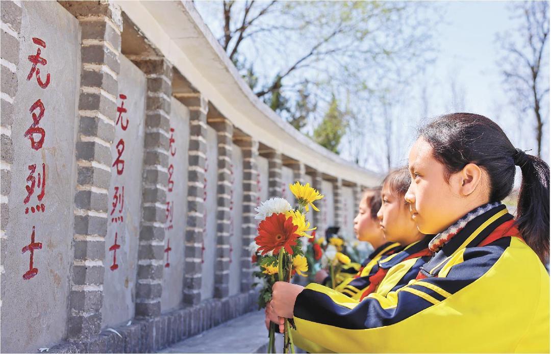 清明氛围下，多领域新闻事件聚焦大众目光，清明时节：缅怀英烈与多彩生活交织，全球热点纷至沓来