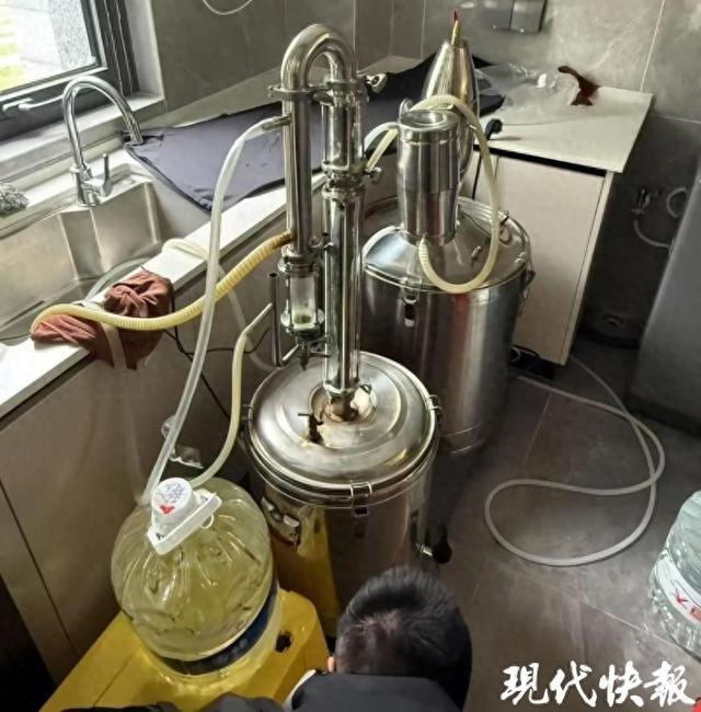 小心！你买的化妆品可能是居民楼里“黑作坊”出品！，昆山非法自制化妆品危害大，选购化妆品这些要点要记牢！