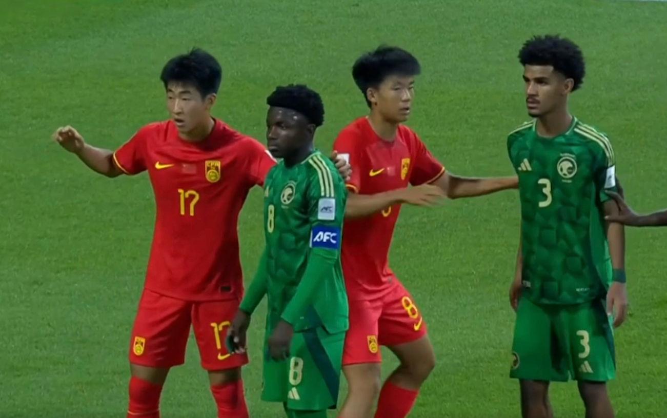 U17亚洲杯首轮赛况：日本碾压，韩国补时遭绝杀成焦点！，U17亚洲杯首轮疯狂夜：日本大胜登顶，韩国惨遭绝杀！