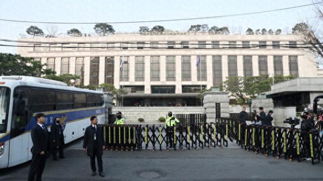 韩国执政党接受总统罢免裁定，呼吁社会和平恢复