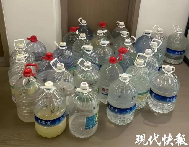 昆山居民楼惊现非法自制化妆品窝点，消费者需警惕！