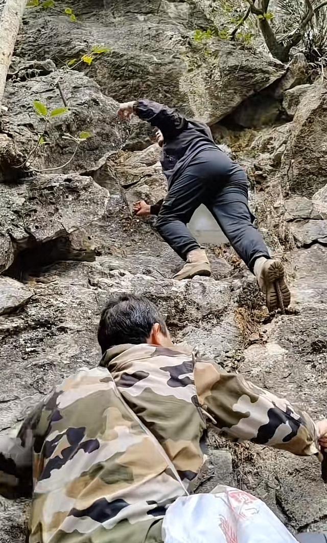 “华南F3”祭祖大场面：悬崖攀爬、水路跋涉，科技助力显温情