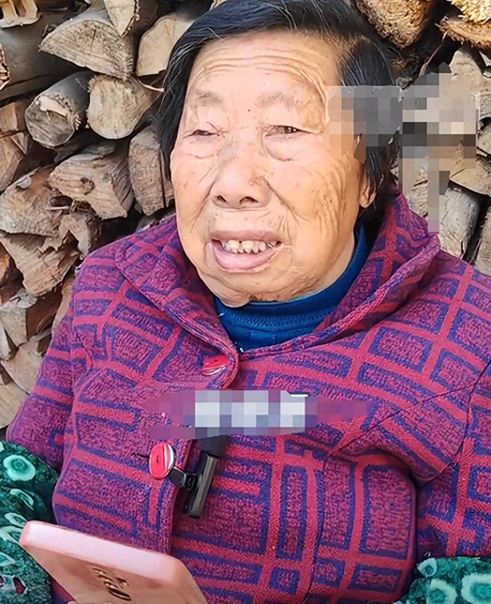 105岁网红奶奶活力秘诀大揭秘，探秘105岁刘冬霞奶奶的长寿生活密码