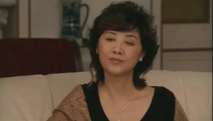 73岁朱琳：挣脱世俗枷锁，在热爱中绽放光芒，朱琳：戏里情深戏外洒脱，73岁活成无龄女神