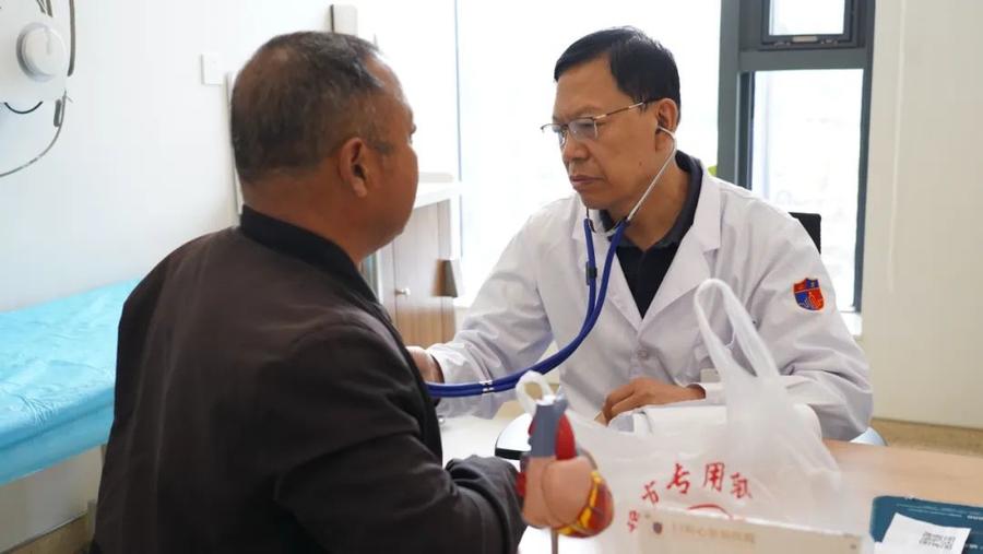 张秀辉：一站式手术解决复杂心脏难题